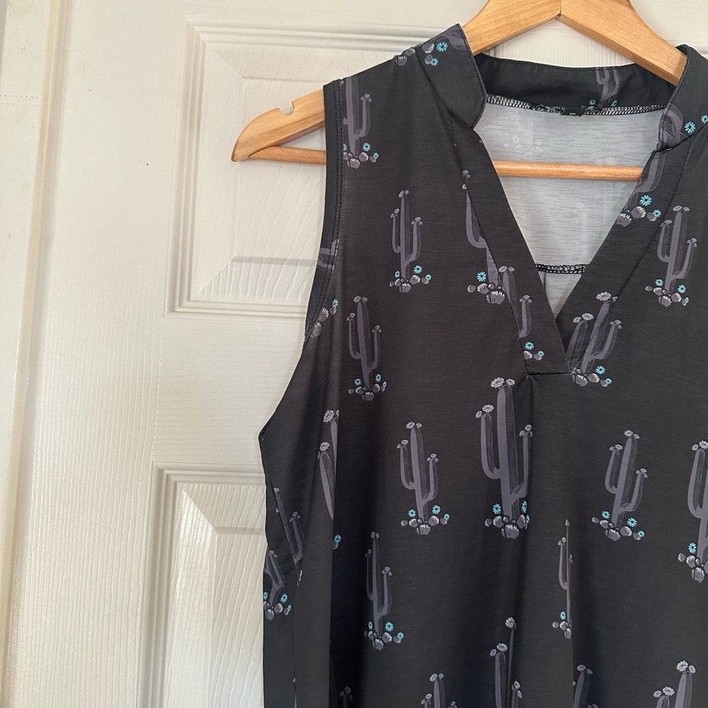 Cowgirl Hardware Black Sleeveless V-Neck Cactus Print Top - Picture 5 of 9